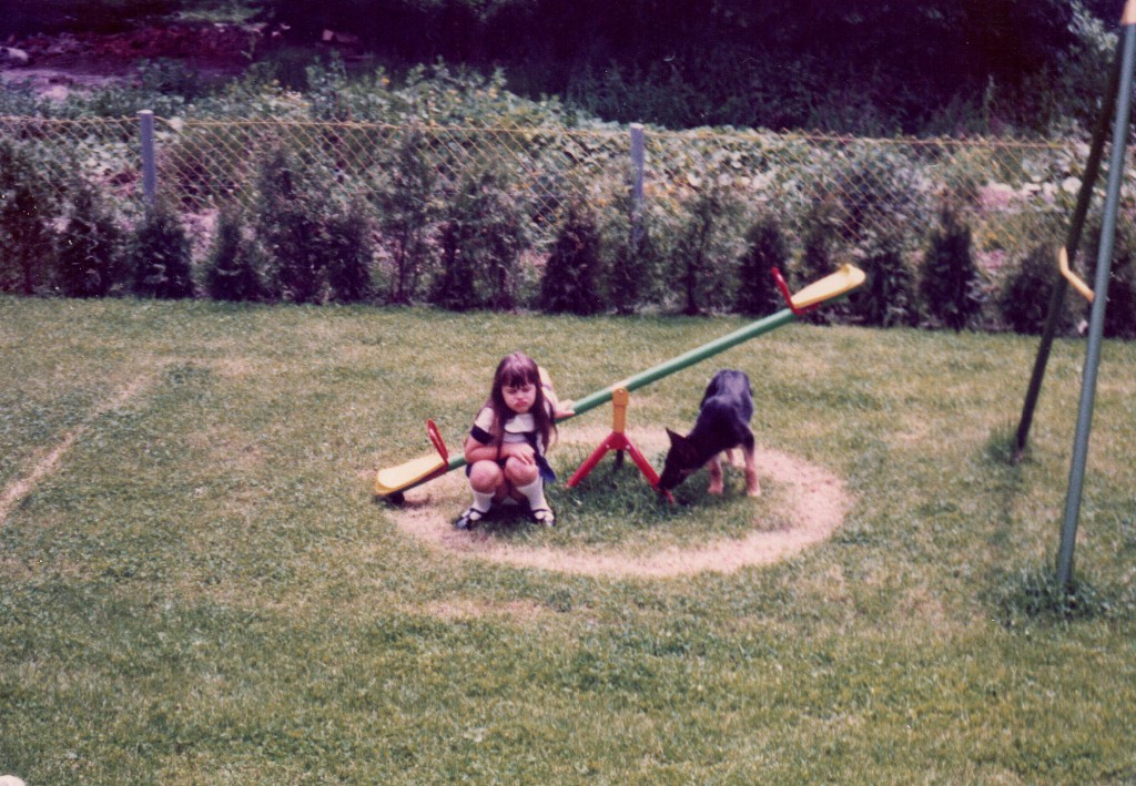 Nicole am Schmollen mit Assa